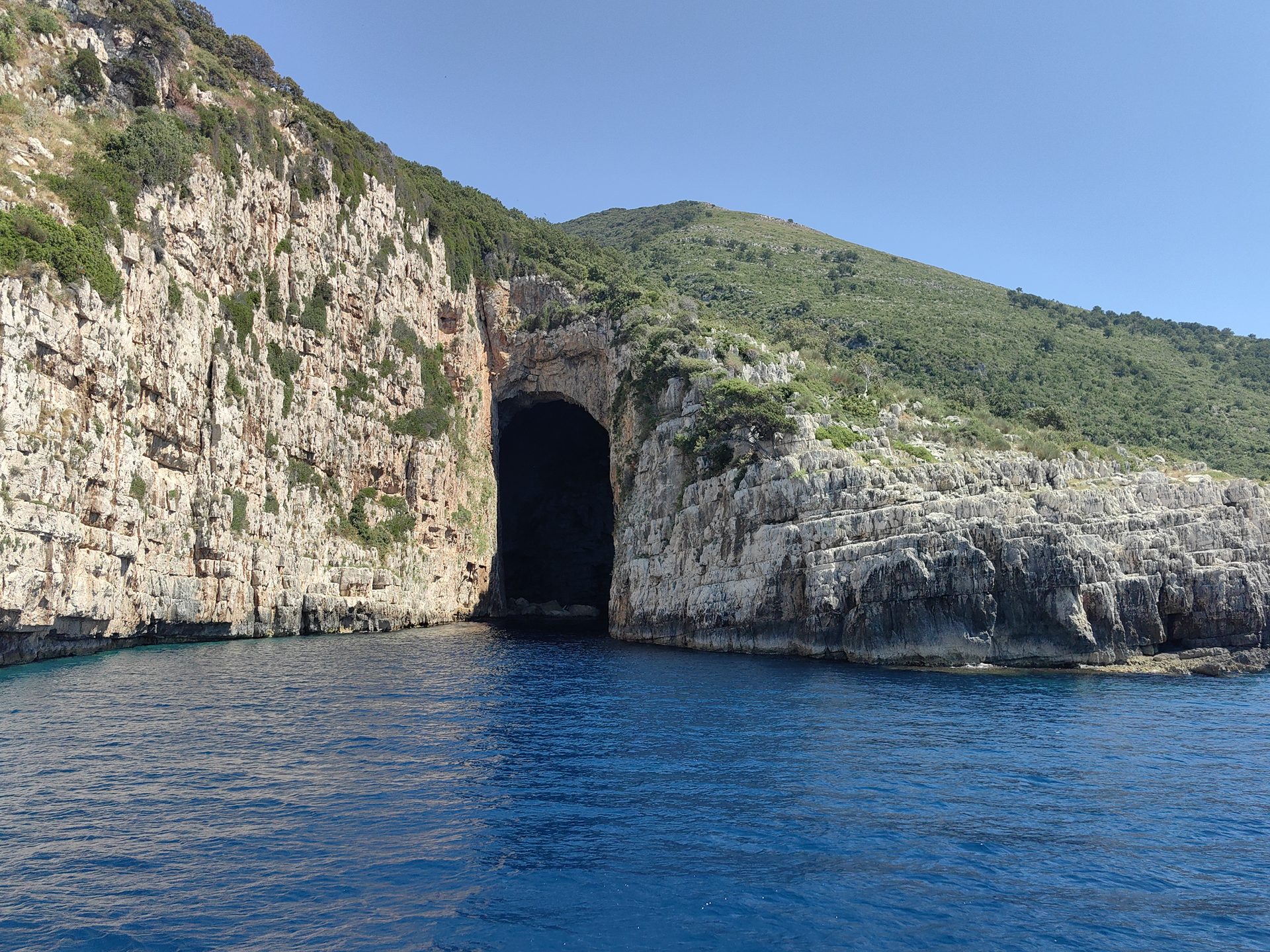 Haxhi Ali Cave interior